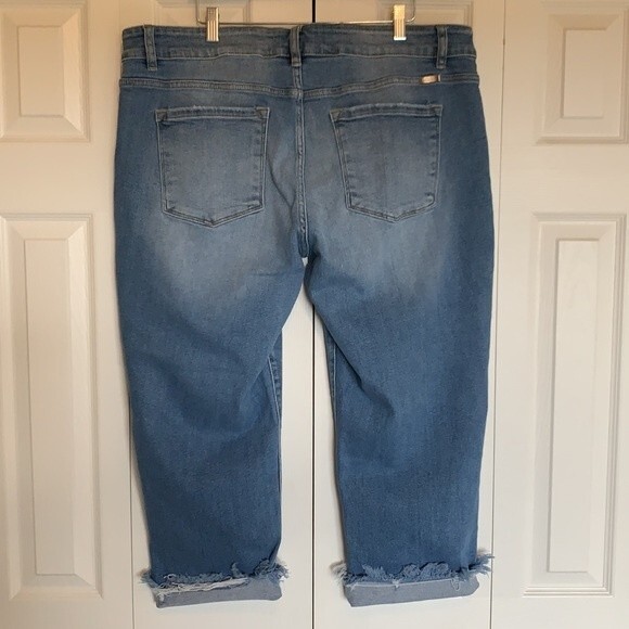 Kancan Destructed Cuff Distressed Cropped Boyfriend Jeans - Picture 5 of 7